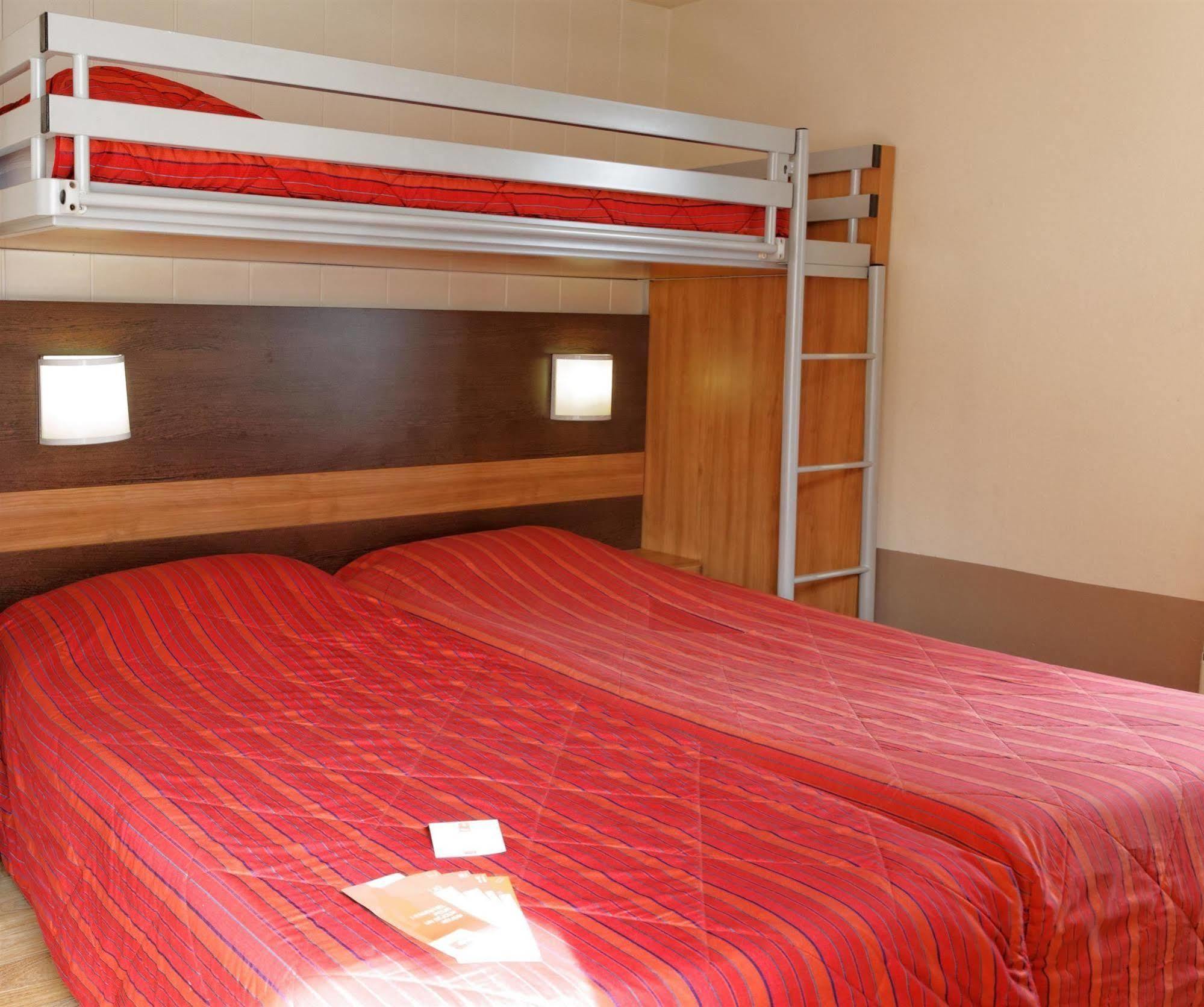 Premiere Classe Lyon Sud - Irigny - Pierre Benite Экстерьер фото